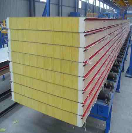 新疆彩鋼玻璃絲棉夾芯板